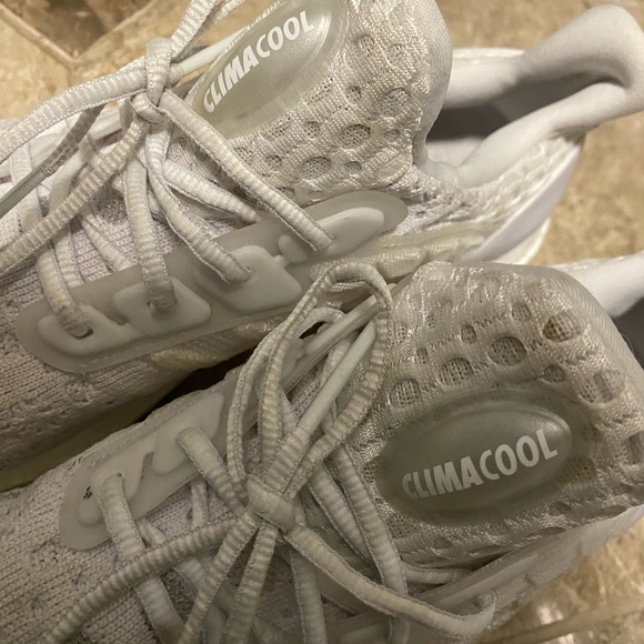 Adidas white shoes size 9 - Picture 5 of 10